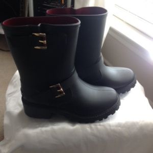 Like new! Tommy Hilfiger rain boots 6